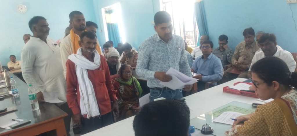 तहसील को ले कर चलाचली की बेला , डी एम ने मंडी में तय हुई साइट&nbsp;देखी