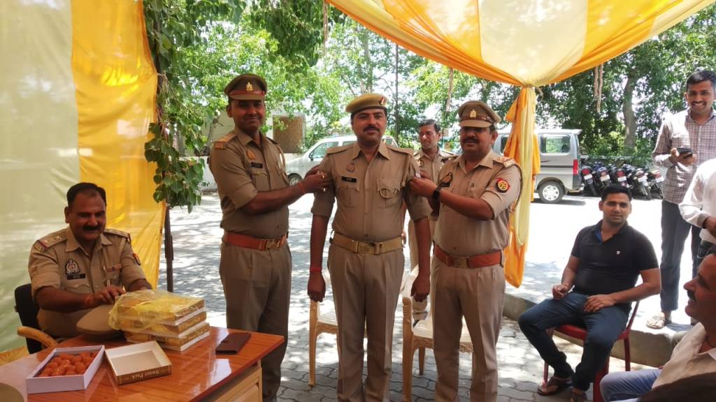 सिपाही यतेन्द्र यादव पदोन्नत, कोतवाली मंे मनाया गया&nbsp;जश्न