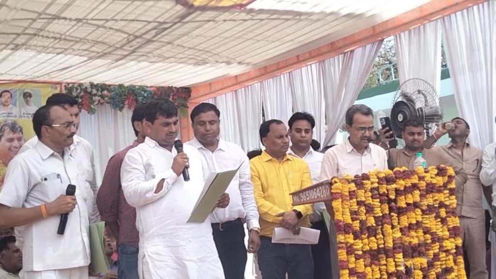 बांके बिहारी के जयकारों के बीच कालपी में अरविन्द यादव और उनकी टीम ने ली&nbsp;शपथ