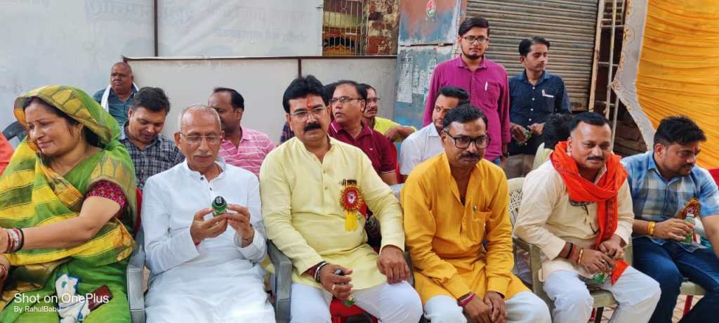 भाजपाइयों ने टीवी पर प्रधानमंत्री को देखा करते मन की&nbsp;बात