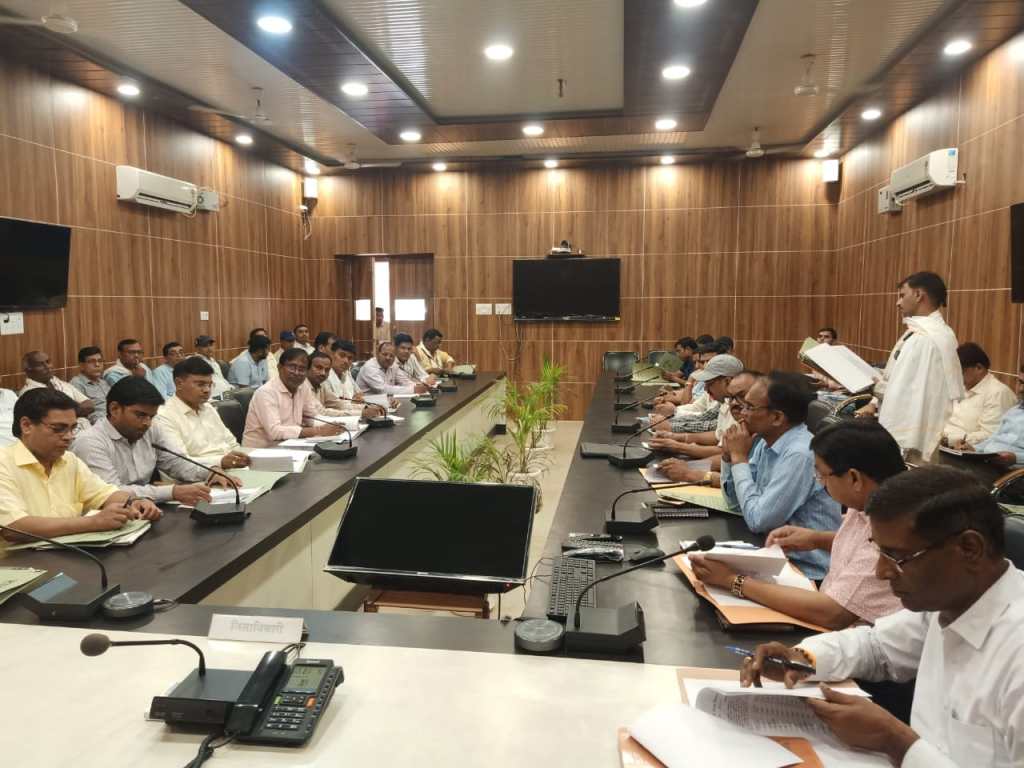 बी एड संयुक्त परीक्षा को निर्विवाद संपन्न कराने के लिए प्रशासन ने कमर कसी