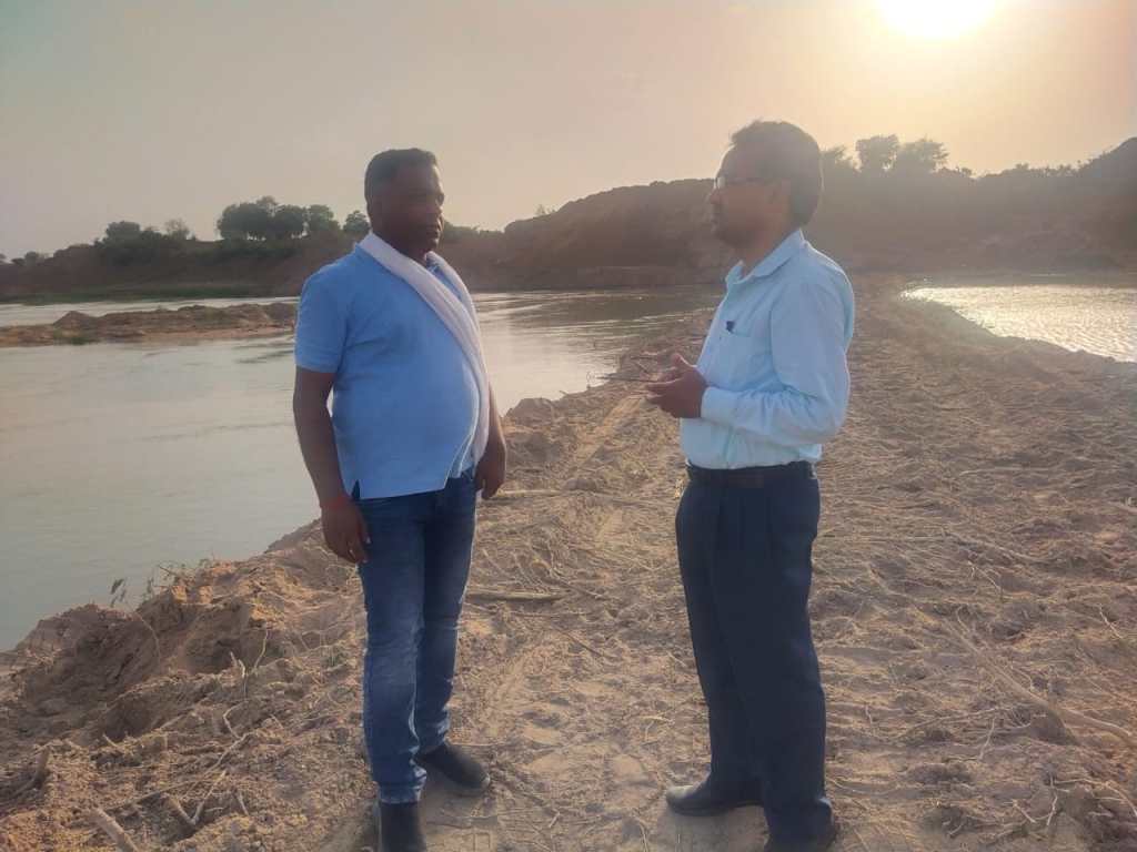 बड़ागांव क्षेत्र में पकड़ी खनन चोरी, सरीला के पट्टाधारक के खिलाफ रिपोर्ट&nbsp;दर्ज