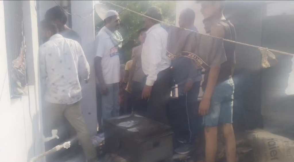 शाॅर्ट सर्किट से मकान में लगी&nbsp;आग
