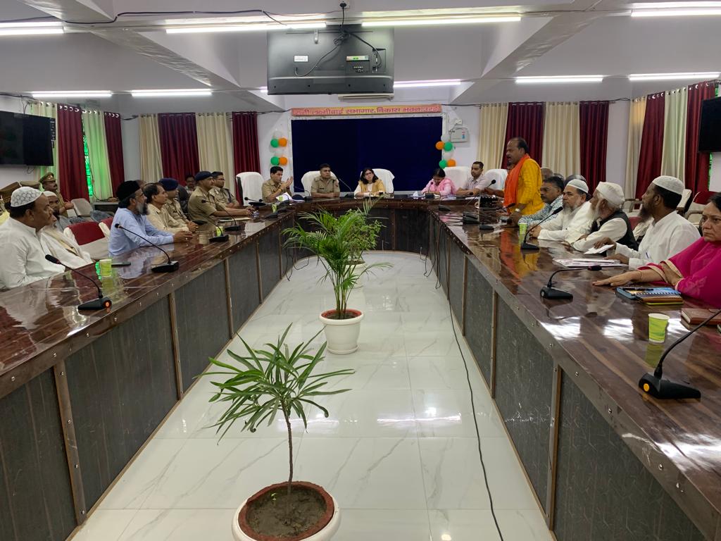 बकरीद पर सड़कों पर  नमाज को नहीं इजाजत, प्रतिबंधित जानवरों की कुर्बानी हुयी तो कड़ी&nbsp;कार्रवाई