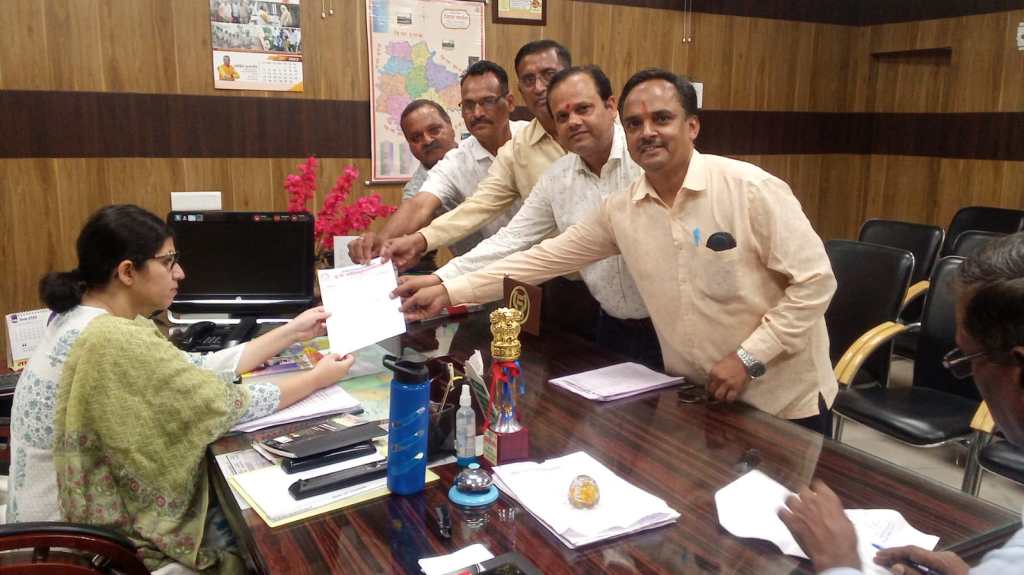 उपजा ने जिलाधिकारी को सौंपा राज्यपाल के नाम संबोधित&nbsp;ज्ञापन