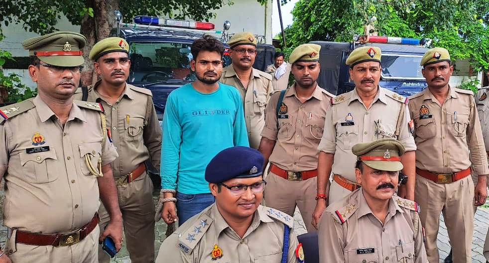 कोंच में एक दिन पहले हुये ब्लाइंड मर्डर का 24 घंटे में पर्दाफाश, मृतका का कथित प्रेमी&nbsp;गिरफ्तार