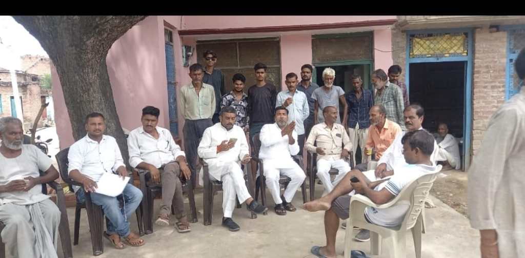 हरदोई राजा में नीलू यादव के आवास के सामने आयोजित हुयी जन&nbsp;चौपाल