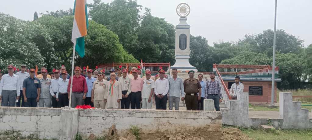 शहीद स्मारक पर जोश खरोश से मनाया गया स्वतंत्रता&nbsp;दिवस