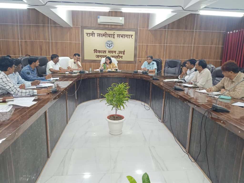 बजट होते हुये भी कार्य में रूचि न लेने वाले अधिकारियों को&nbsp;फटकार