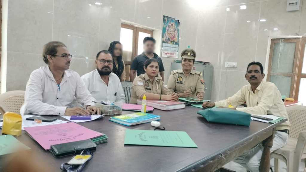 टूटने की कगार पर जा पहुंचे सात परिवार फिर एक होकर लौटे