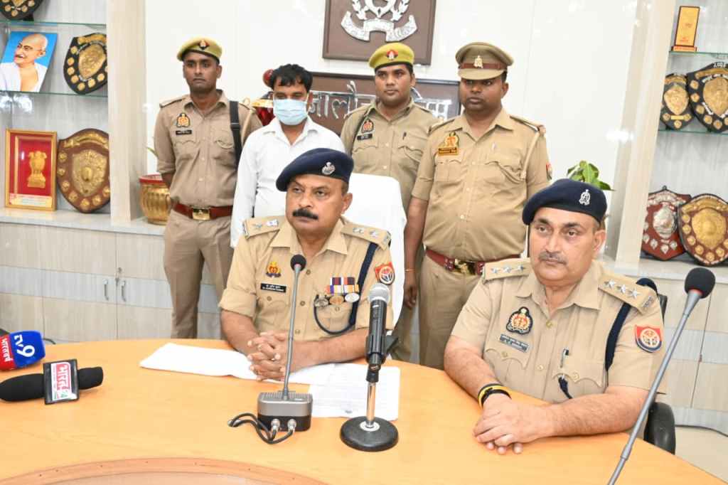 सोहरापुर में 23 लाख रुपये की अवैध आतिशबाजी&nbsp;बरामद