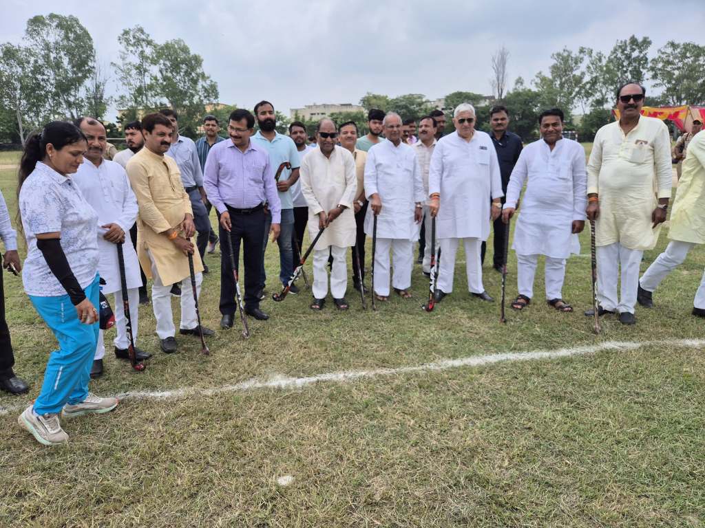 ध्यानचंद जयंती पर हॉकी मैच के रोमांच से विभोर हुए दर्शक