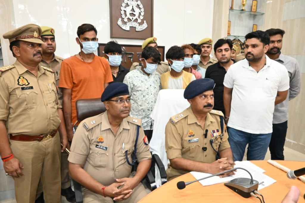 कुठौंद इंस्पैक्टर अरुण राय की बड़ी कामयाबी, कई राज्यों की पुलिस को छकाने वाला दुर्दांत गिरोह दबोचा, सोना-चांदी और नगदी की महत्वपूर्ण&nbsp;बरामदगी