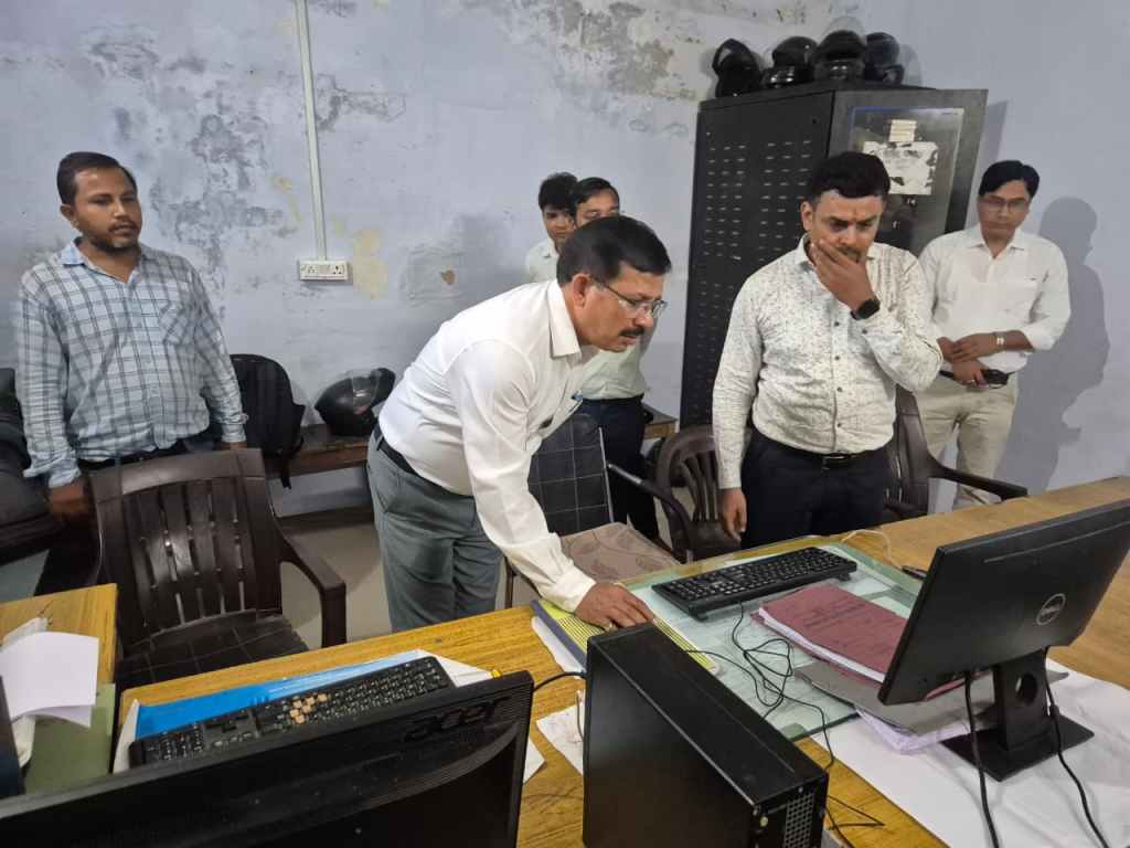 आरसीसीएमएस पोर्टल के बाबू को मिली&nbsp;शाबाशी