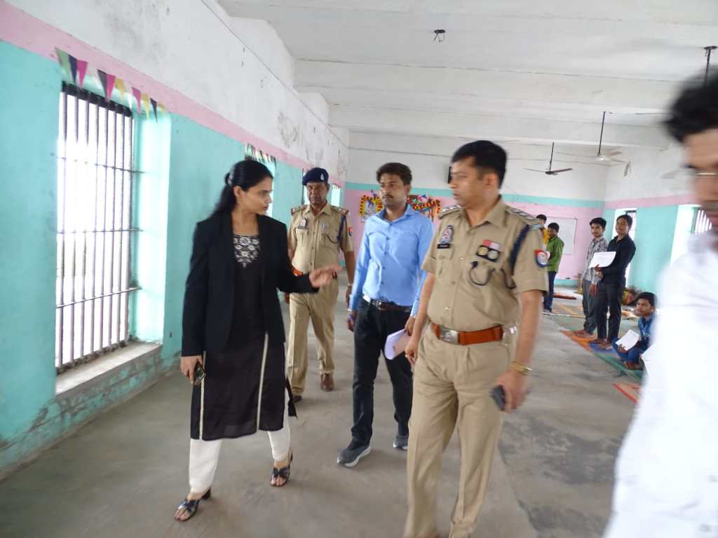 जिला कारागार में विधिक साक्षरता शिविर, बन्दियों की रिहाई और सहायता पर&nbsp;जोर