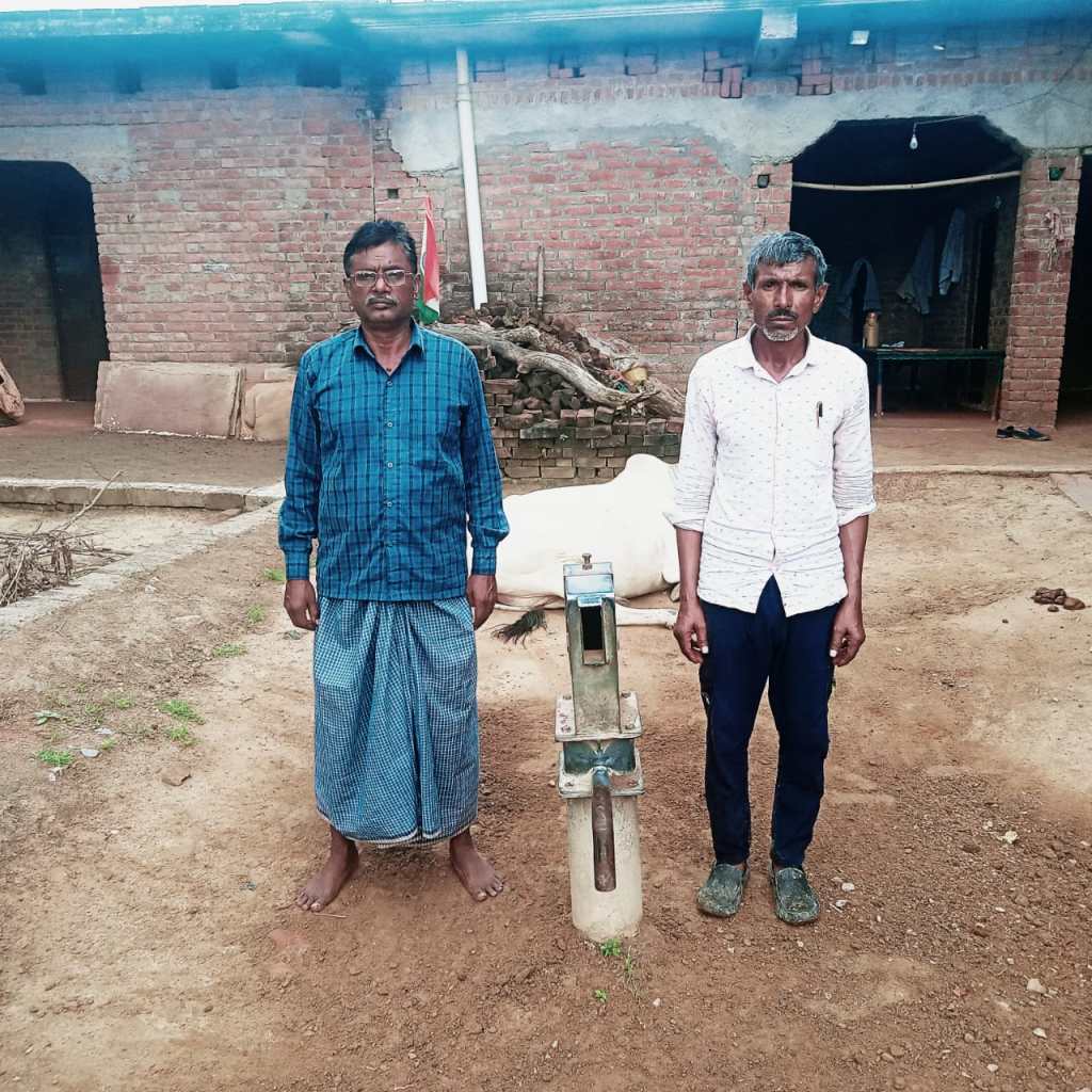 दो साल से खराब पड़ा हैंडपंप अधिकारियों को सुनवाई की सुध&nbsp;नहीं