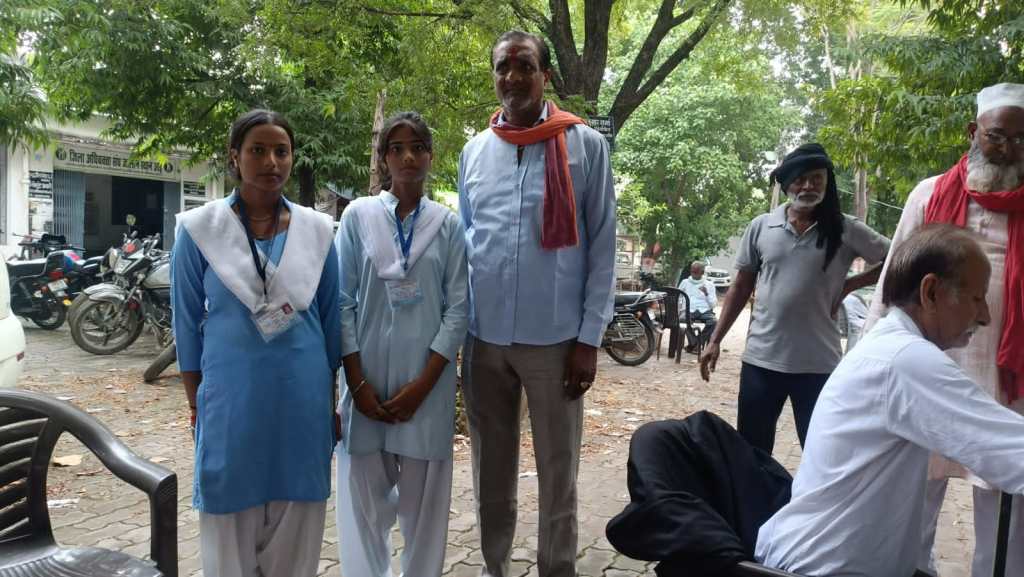 जीजीआईसी में मिशन शक्ति को दी जा रही चुनौती, डीएम से शिकायत करने आईं&nbsp;छात्राएं