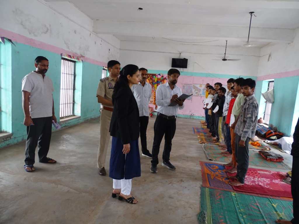 बन्दियों की रिहाई और विधिक सहायता पर&nbsp;जोर