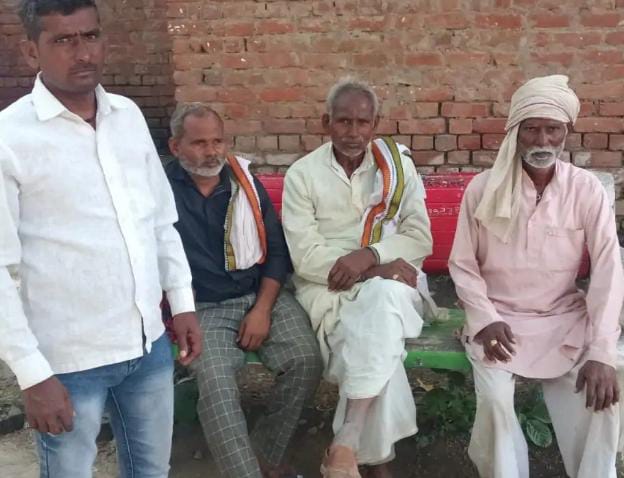 बस के इंतजार में सड़क पर खड़ी महिला को बाइक ने&nbsp;रौंदा