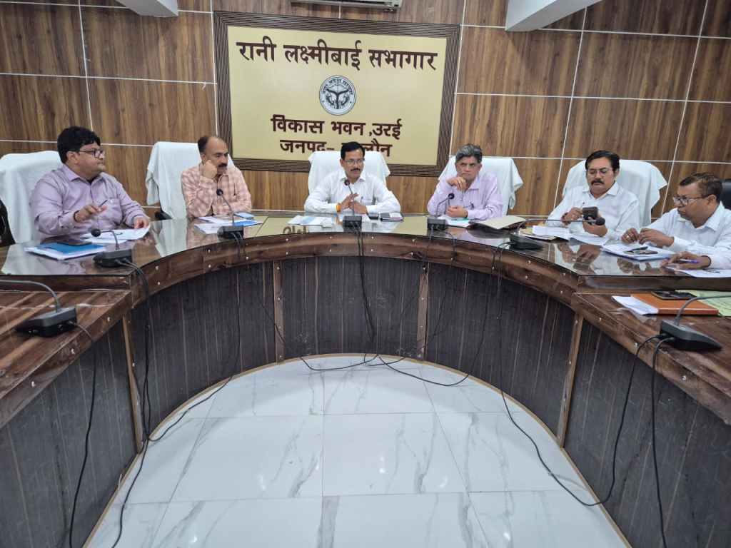 स्वास्थ्य सूचकांकों में सुधार के निर्देश, आकांक्षात्मक ब्लॉकों में लापरवाही पर होगी कड़ी कार्यवाही –&nbsp;जिलाधिकारी