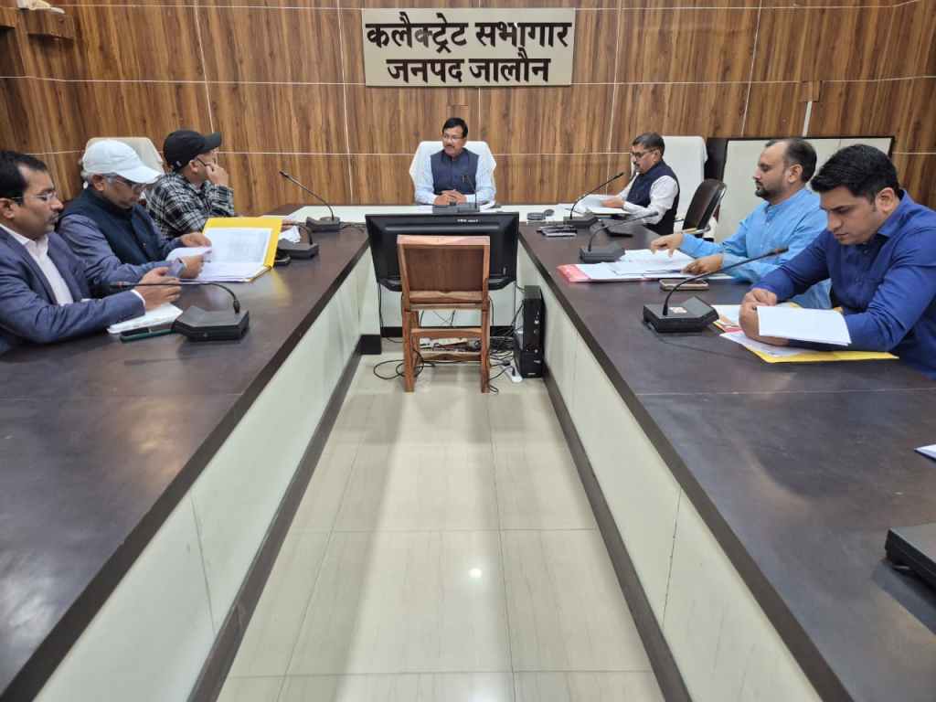 पानी तो पहुंचा नहीं पाए , सड़कें रख दीं खोद&nbsp;कर