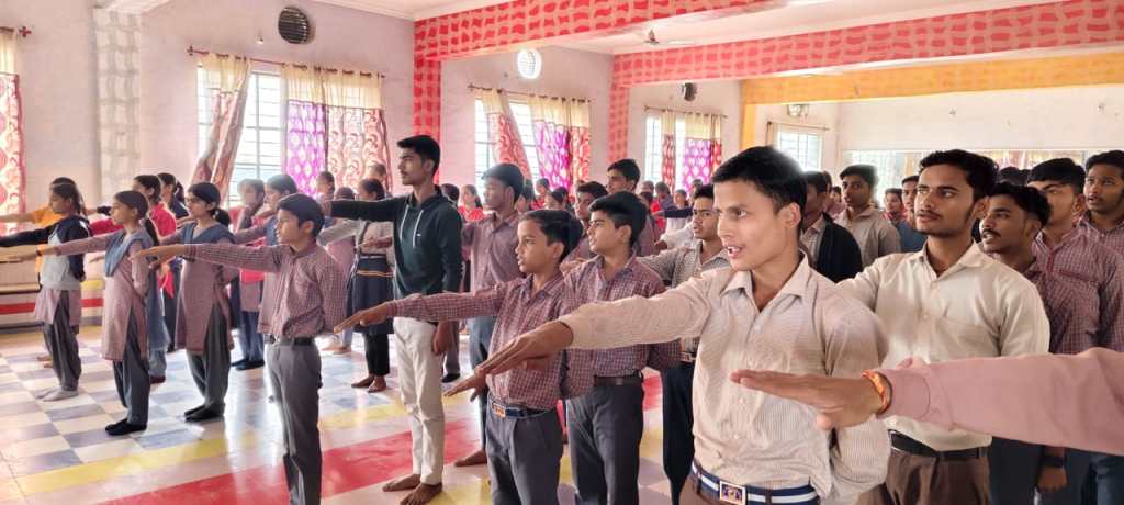 श्रीराम पब्लिक स्कूल में सड़क सुरक्षा जागरूकता कार्यक्रमः छात्रों को यातायात नियमों की दी गई जानकारी, ली गई&nbsp;शपथ