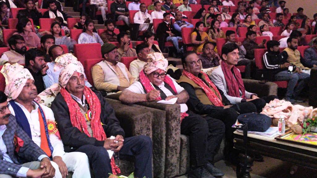 क्रिएटर्स की बुंदेली प्रस्तुतियों का सर चढ़कर बोला&nbsp;जादू