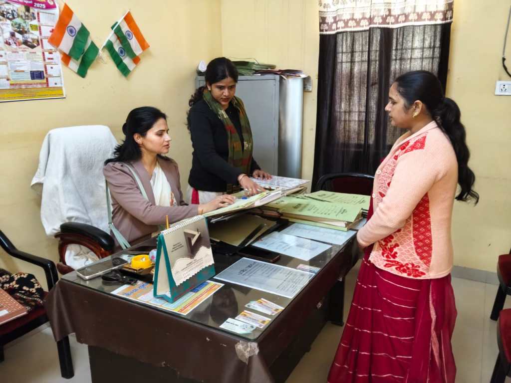 सखी वन स्टॉप सेंटर का अपर जिला जज ने किया औचक निरीक्षणमहिलाओं एवं किशोरियों की सुरक्षा व स्वावलंबन के लिए सुविधाओं की बारीकी से समीक्षा, दिए गए आवश्यक&nbsp;निर्देश