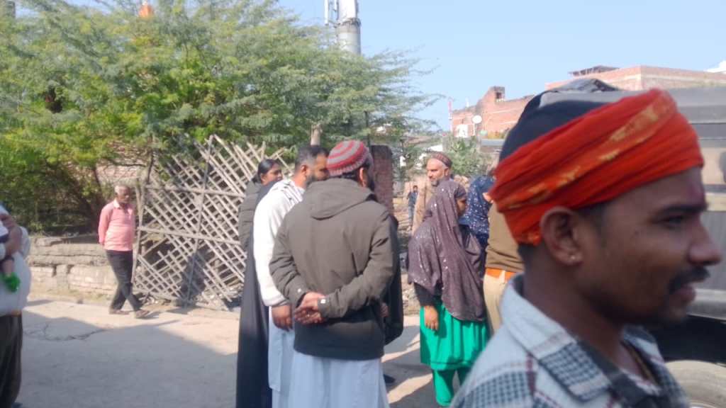 जालौन में प्रवासियों की सघन पुलिस जांच, इलाके में बढ़ी&nbsp;हलचल