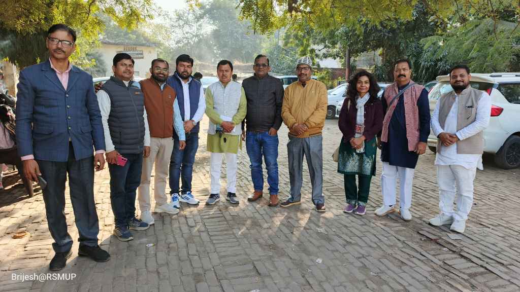 राष्ट्रीय शैक्षिक महांसघ उत्तर प्रदेश (प्राथमिक संवर्ग) के प्रतिनिधिमंडल ने महानिदेशक स्कूल शिक्षा को सौंपा&nbsp;ज्ञापन