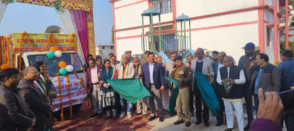 छात्रों व नागरिकों को दिलाई गई सड़क सुरक्षा की&nbsp;शपथ