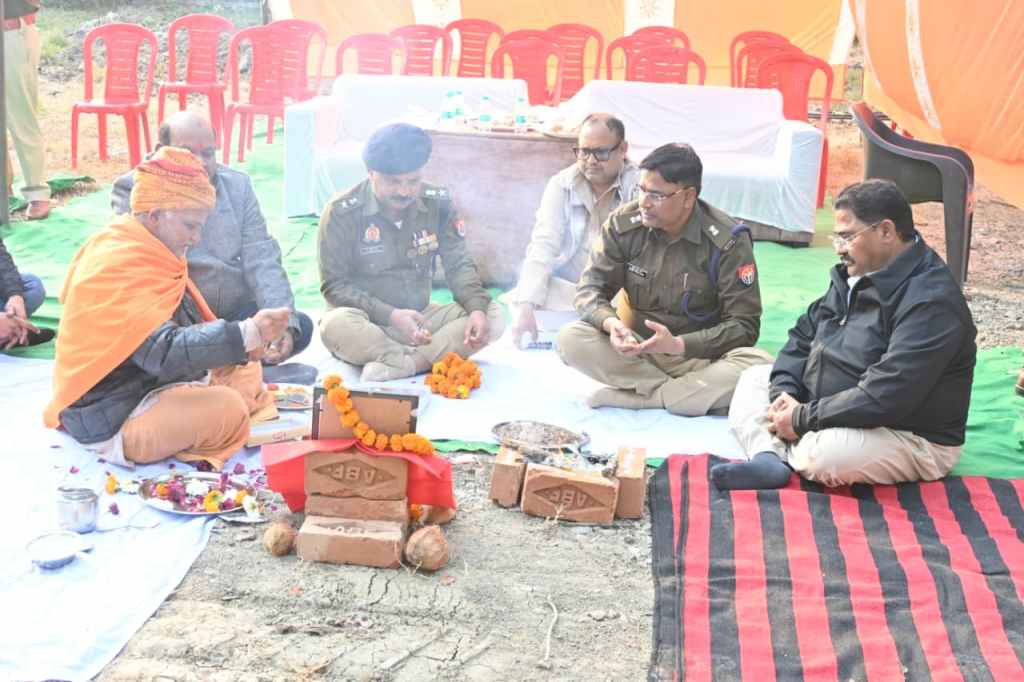 साइबर अपराधों पर लगेगी लगाम, पुलिस लाइन्स में साइबर थाना भवन का विधि-विधान से&nbsp;शिलान्यास