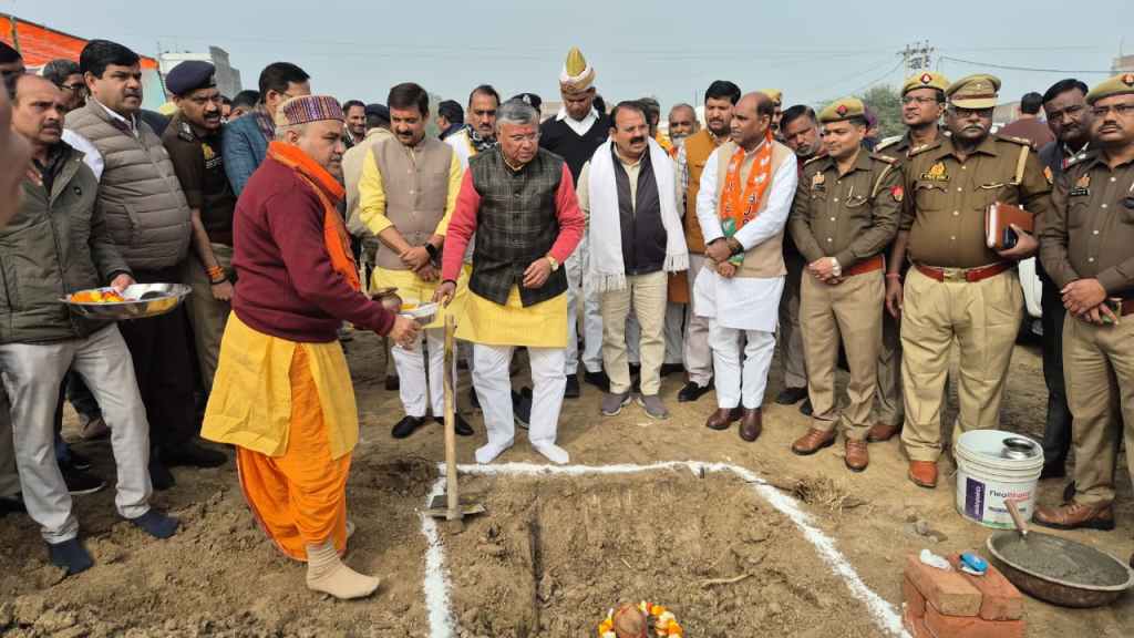 सुरक्षा के सिपाहियों को मिला स्थायी ठिकाना — जालौन में होमगार्ड्स के नव-निर्मित राजकीय भवन का विधि-विधान से भूमि पूजन