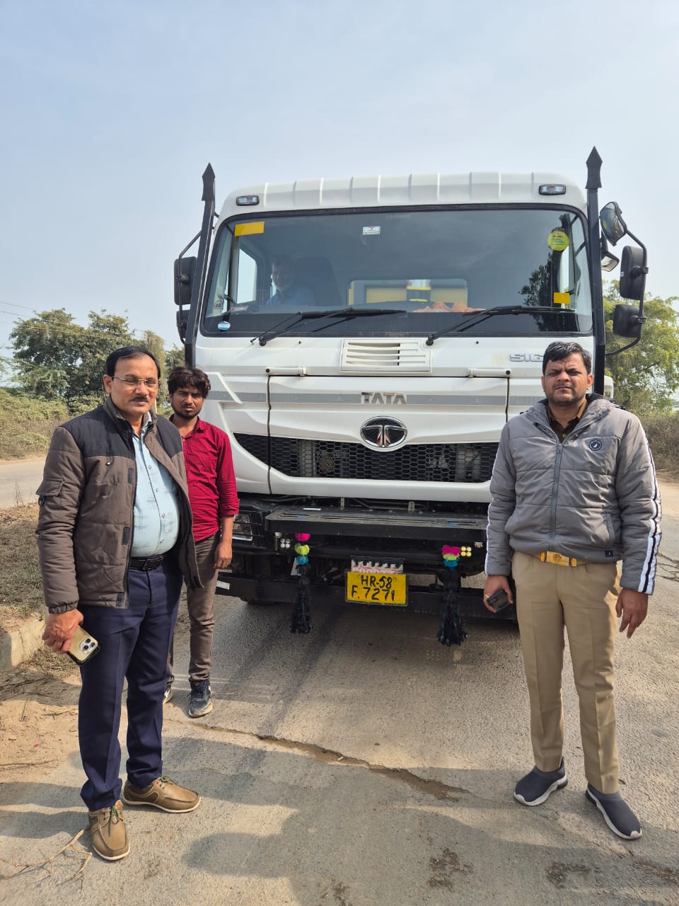 सड़क पर जीवन की सुरक्षा का संकल्प — उरई में चला सख्त प्रवर्तन व जागरूकता&nbsp;अभियान