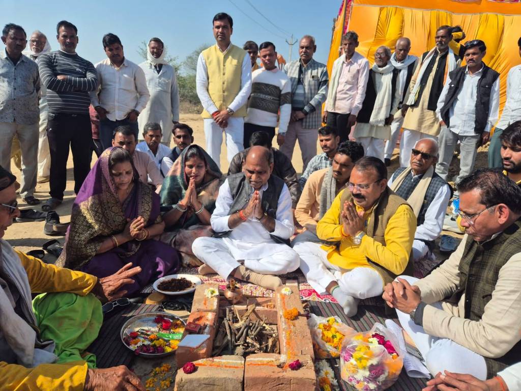 मोहाना में इतिहास रचने की पहल: विधायक गौरीशंकर वर्मा ने स्मृति द्वार का किया&nbsp;शिलान्यास