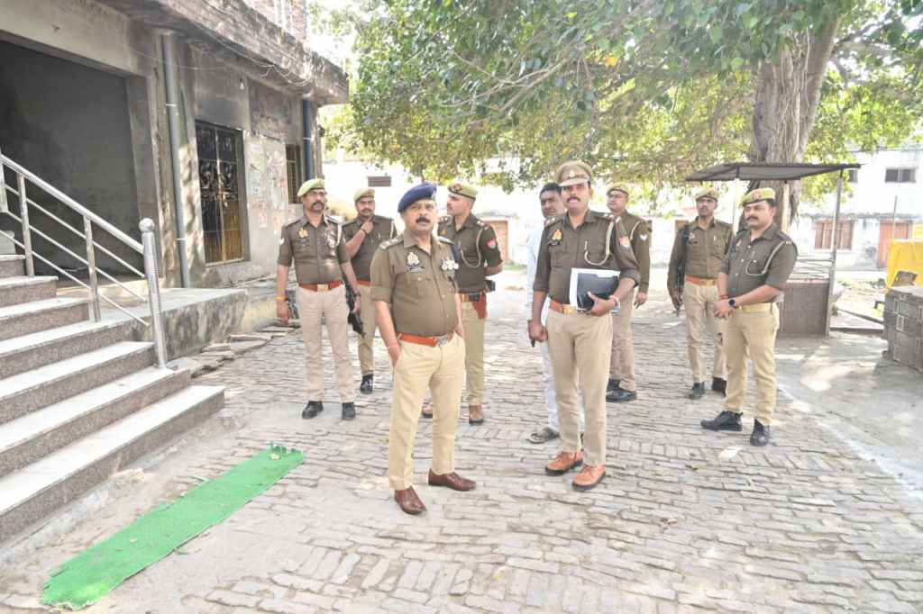 महाशिवरात्रि को लेकर एसपी ने किया मंदिर परिसर का निरीक्षण, सुरक्षा व्यवस्था पर दिए सख्त&nbsp;निर्देश