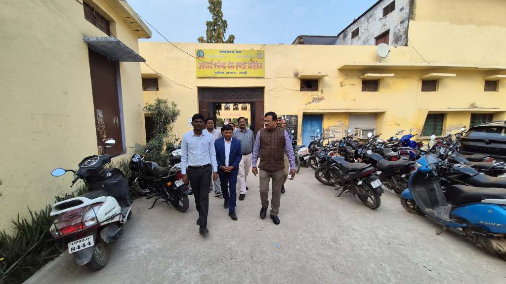 नकल पर सख्ती, व्यवस्था पर संतुष्टि: डीएम ने लिया परीक्षा केंद्रों का&nbsp;जायजा