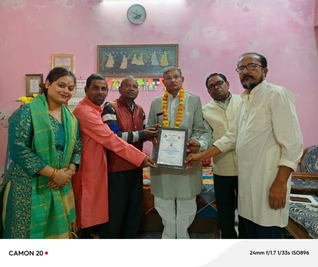 वीरेंद्र श्रीवास्तव की स्मृति में काव्य संध्या का आयोजन, देर रात तक गूंजते रहे&nbsp;कवि-सुर