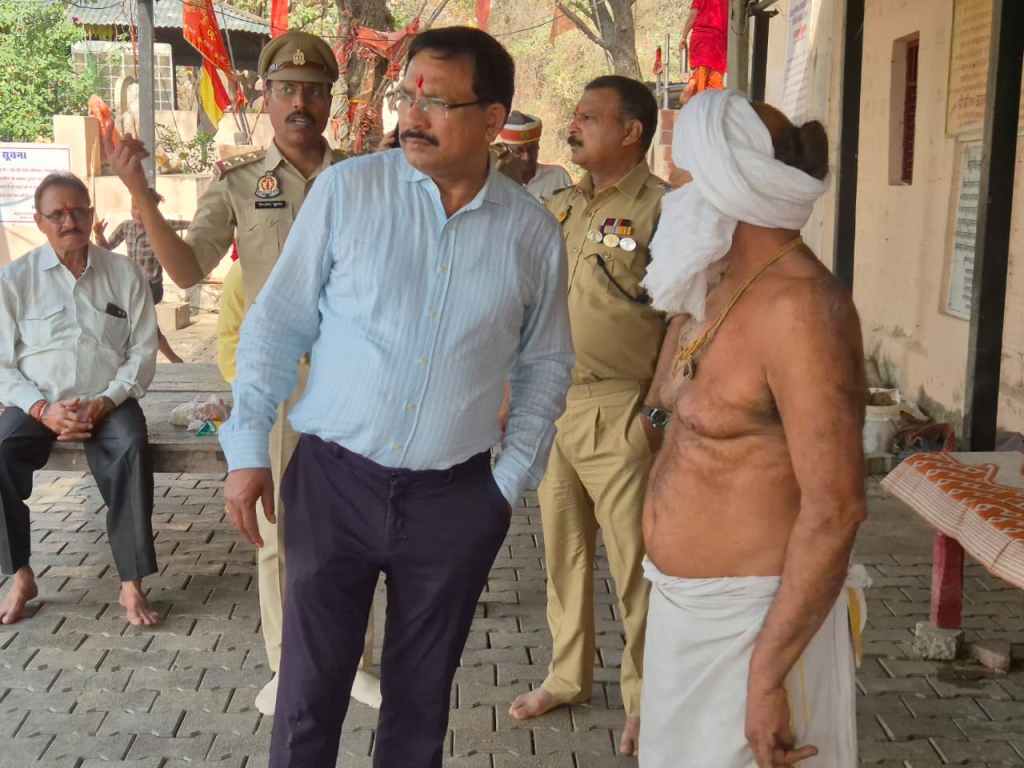 शक्तिपीठों पर बढ़ी भीड़ को देखते हुए प्रशासन सतर्क, दिए आवश्यक&nbsp;निर्देश