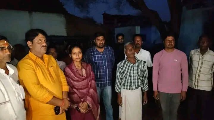 ओलावृष्टि से टूटी उम्मीदें, बेटियों की शादी की चिंता; ब्लॉक प्रमुख ने बढ़ाया मदद का हाथ