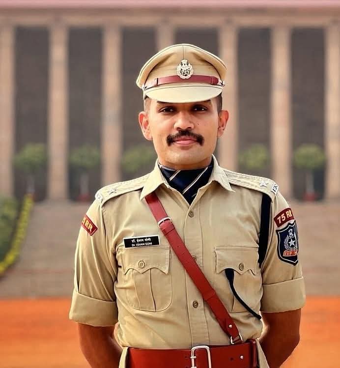 स्टेथोस्कोप से स्टार तक: डॉक्टर ईशान को उरई में asp की जिम्मेदारी”