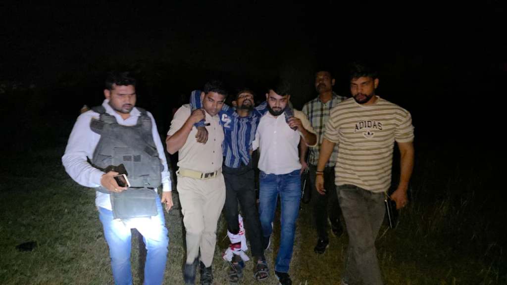 उरई पुलिस की बड़ी सफलता – मुठभेड़ में 3 अंतरराज्यीय चोर गिरफ्तार,तीनों अभियुक्त पैर में गोली लगने से&nbsp;घायल