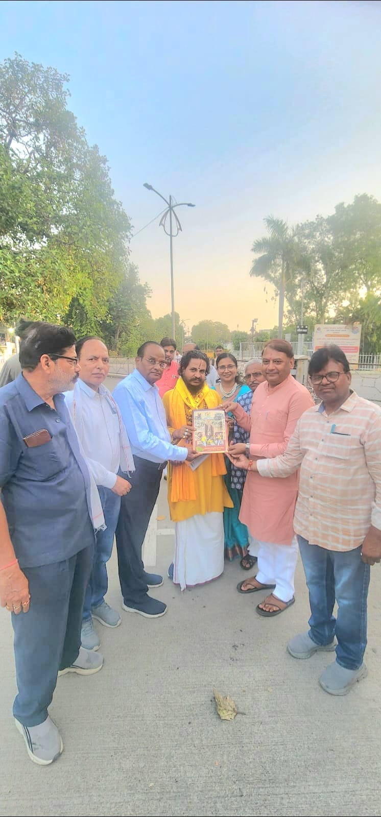 आत्मबोध से विश्वबोध” व्याख्यान में विचारों का संगम, साहित्यिक चेतना पर हुआ&nbsp;मंथन