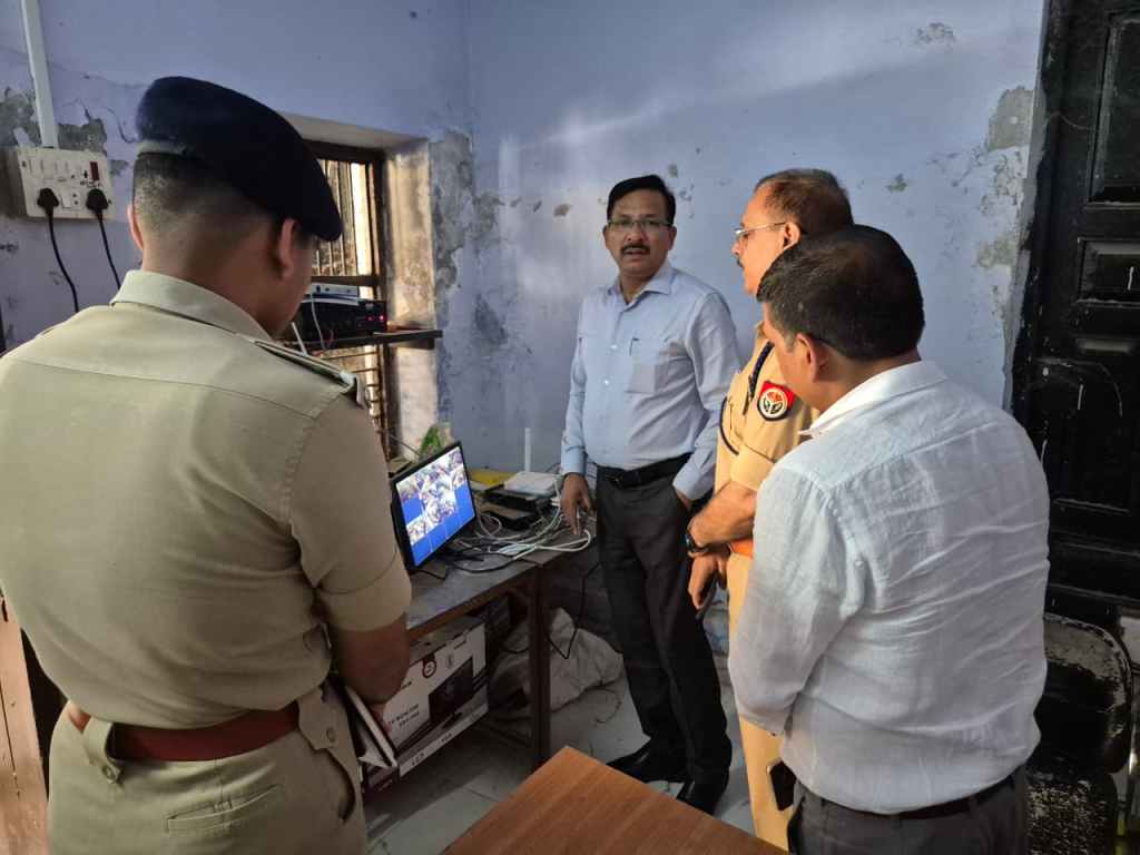 होमगार्ड भर्ती परीक्षा को लेकर प्रशासन सतर्क, डीएम-एसपी ने केंद्रों का किया&nbsp;निरीक्षण