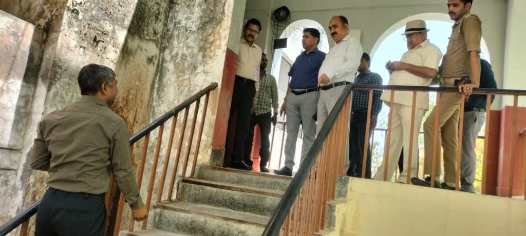 सीडीओ का औचक निरीक्षण: गंदगी पर भड़के, 1000 रुपये जुर्माने और सख्त कार्रवाई के&nbsp;निर्देश