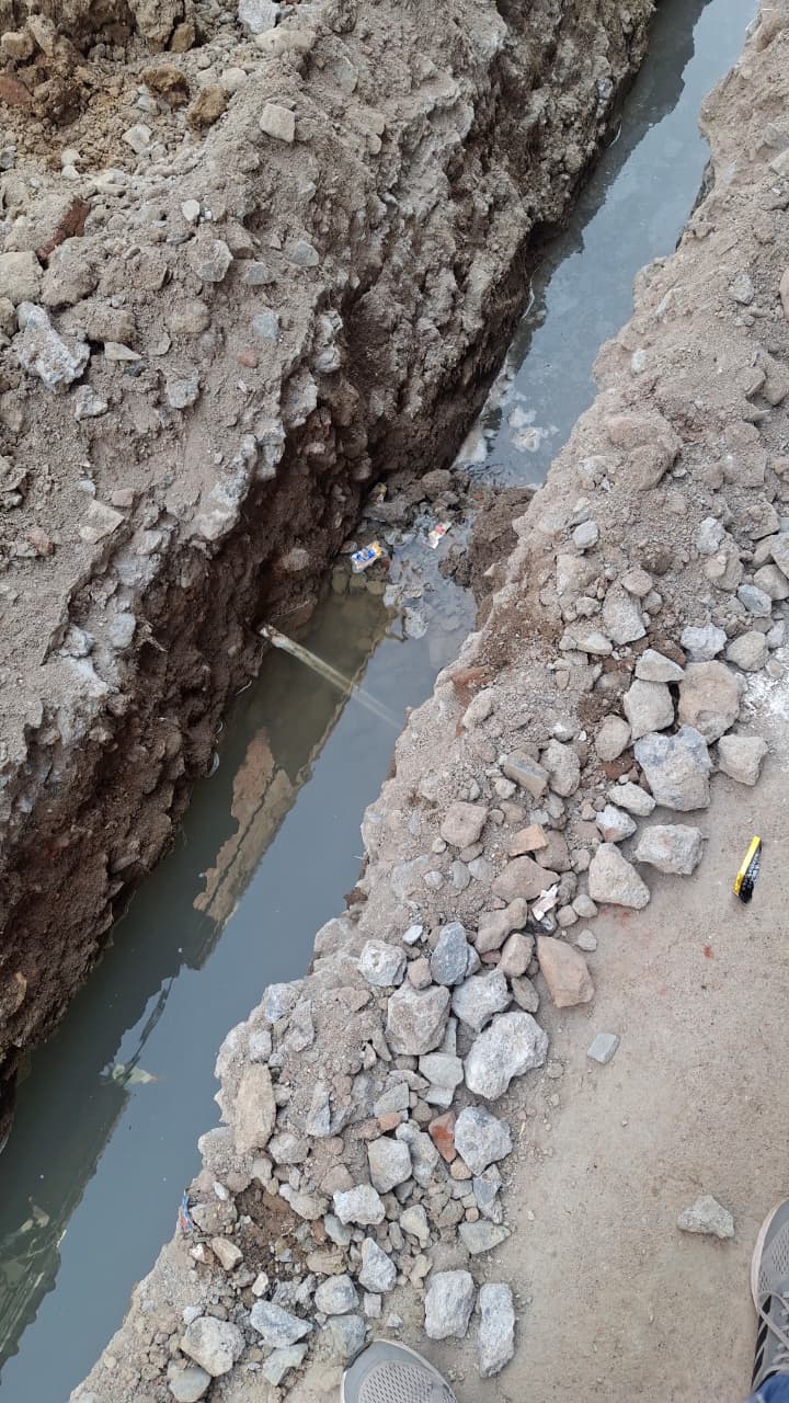 अमृत योजना 2.0 पर उठे सवाल: खुदाई में टूटी पाइपलाइनें, सुशील नगर में जल&nbsp;संकट