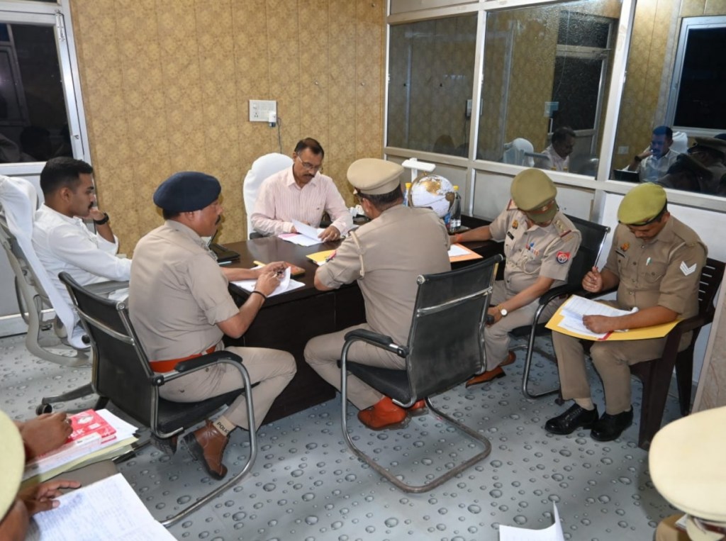 अपराध नियंत्रण को लेकर एसपी सख्त, कोतवाली उरई में किया अर्दली&nbsp;रूम