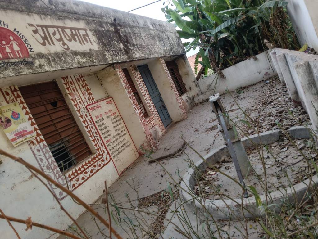 महेवा क्षेत्र में खराब पड़े हैंडपंप, भीषण गर्मी में पेयजल संकट&nbsp;गहराया