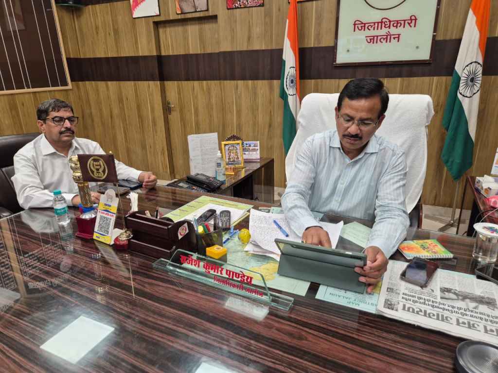 आंधी-तूफान के बाद डीएम ने संभाली कमान, बिजली-पानी व्यवस्था बहाल करने के दिए&nbsp;निर्देश