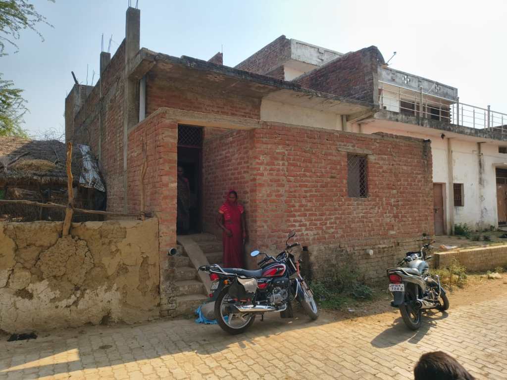 सूने मकान का ताला तोड़ लाखों के जेवर व नकदी चोरी, पीड़ित ने दर्ज कराई&nbsp;शिकायत